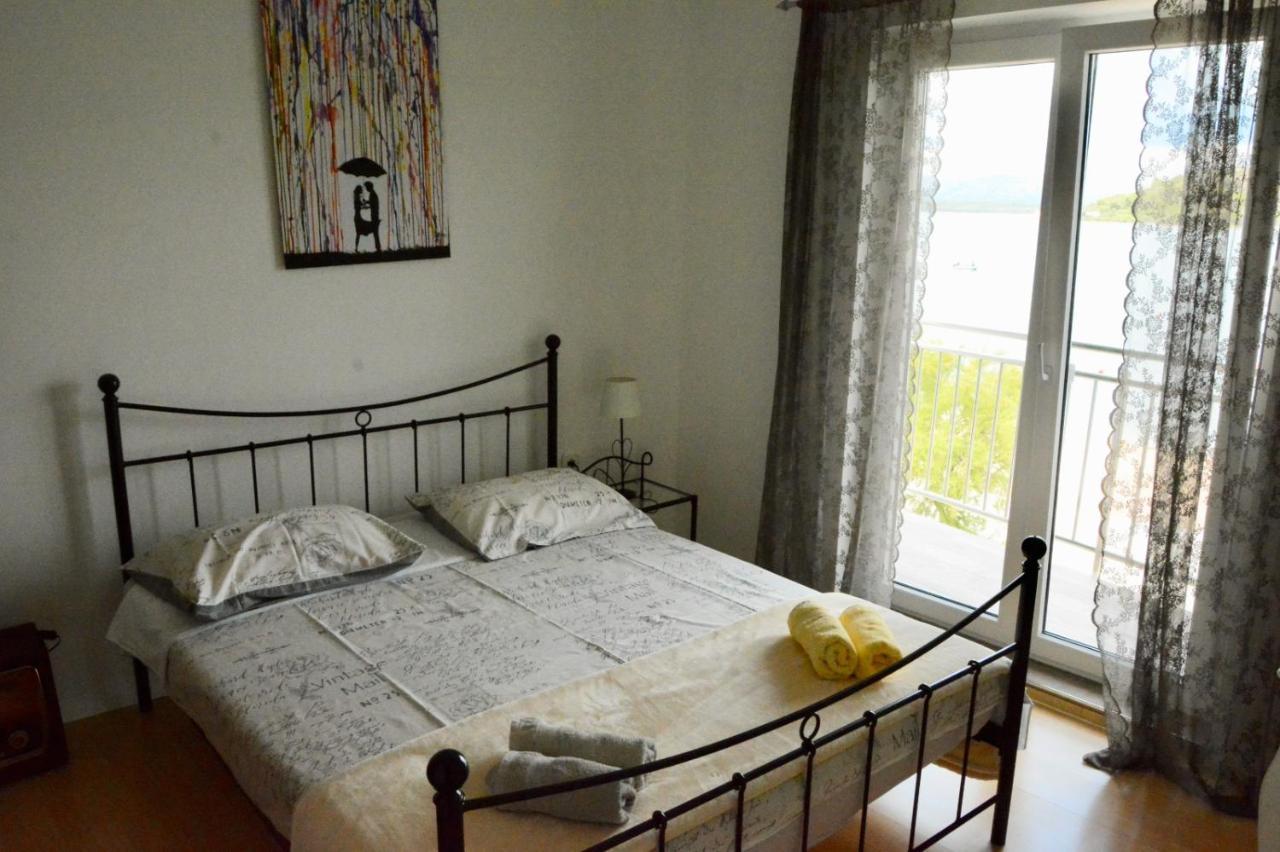 Apartman Klara Murter Exteriör bild
