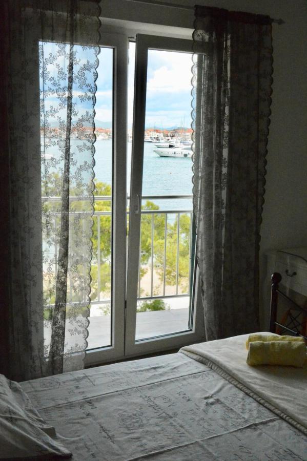 Apartman Klara Murter Exteriör bild