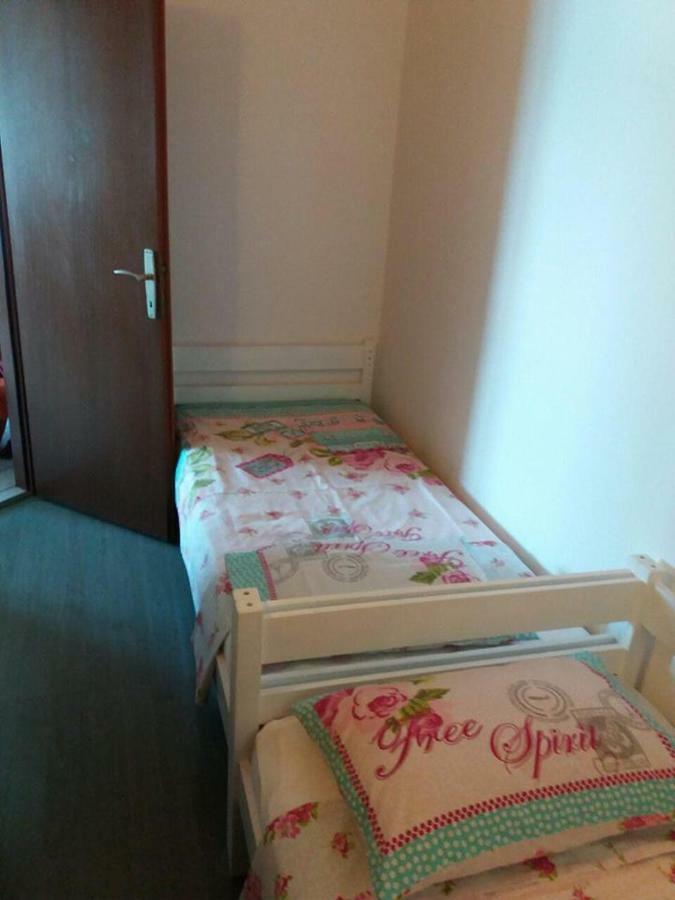 Apartman Klara Murter Exteriör bild