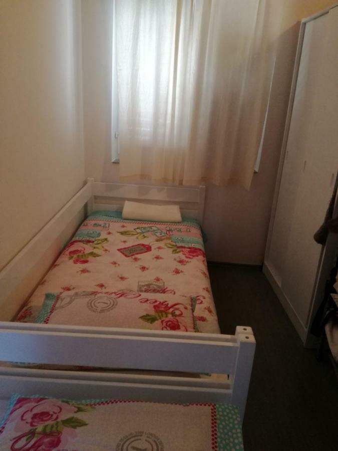 Apartman Klara Murter Exteriör bild